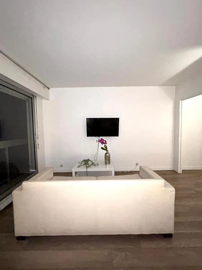 Apartments Tour Eiffel Place Cambronne Paris